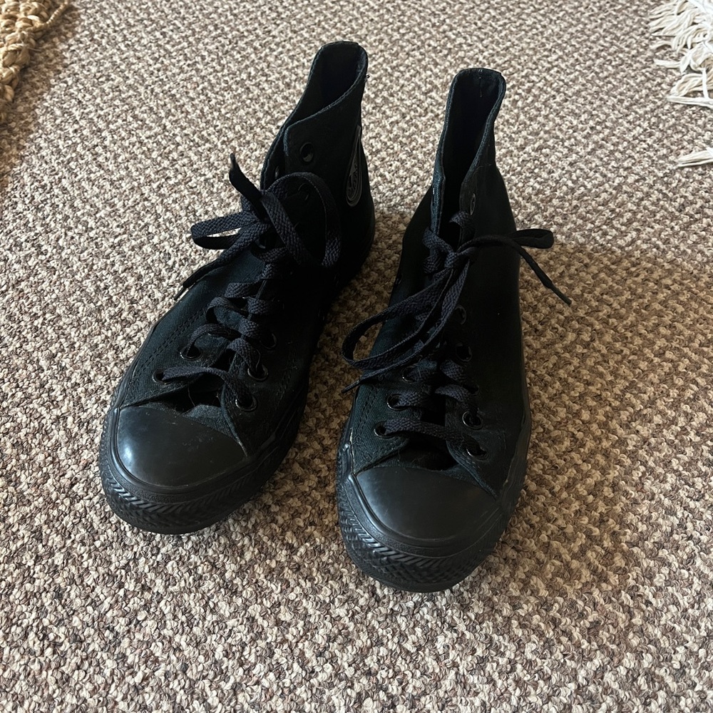 All black converse high tops M 7/ W 9